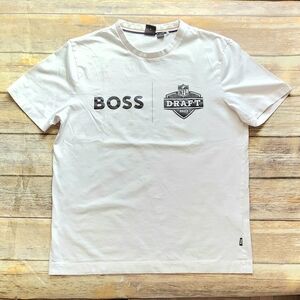 Boss Men's NFL Draft T-shirt. Size M